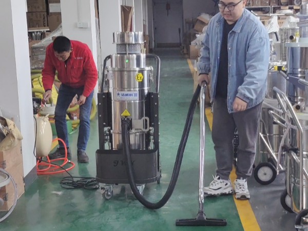 CLEANVAC洁威科220V电动防爆吸尘器：高效清洁工具