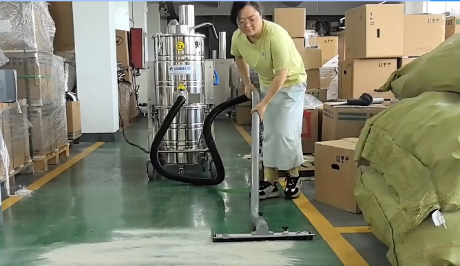 CLEANVAC洁威科防爆吸尘器：化工厂的首选，为何如此受欢迎？