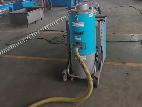 CLEANVAC洁威科<i style='color:red'>大型吸尘器工厂用</i>，为什么选择它提升效能？