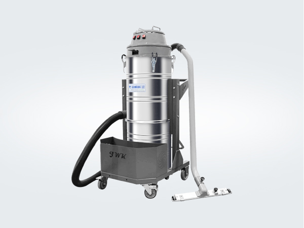 CLEANVAC洁威科工厂用大功率工业吸尘器，工作效率提升50%